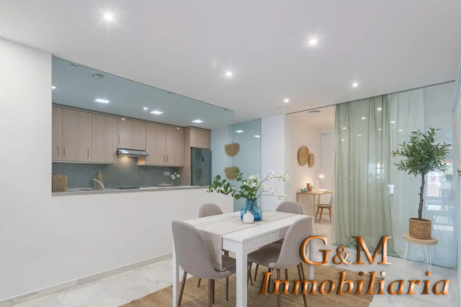 Comedor de Piso en venta en Benalmádena con Aire acondicionado, Terraza y Trastero