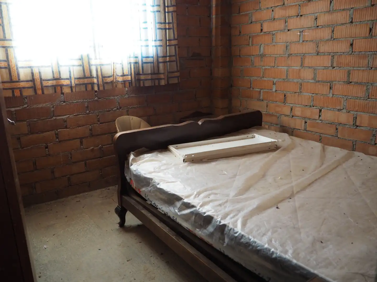 Schlafzimmer von Grundstücke zum Verkauf in Flix