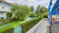 Jardí de Dúplex en venda en Camas amb Aire condicionat, Terrassa i Piscina comunitària