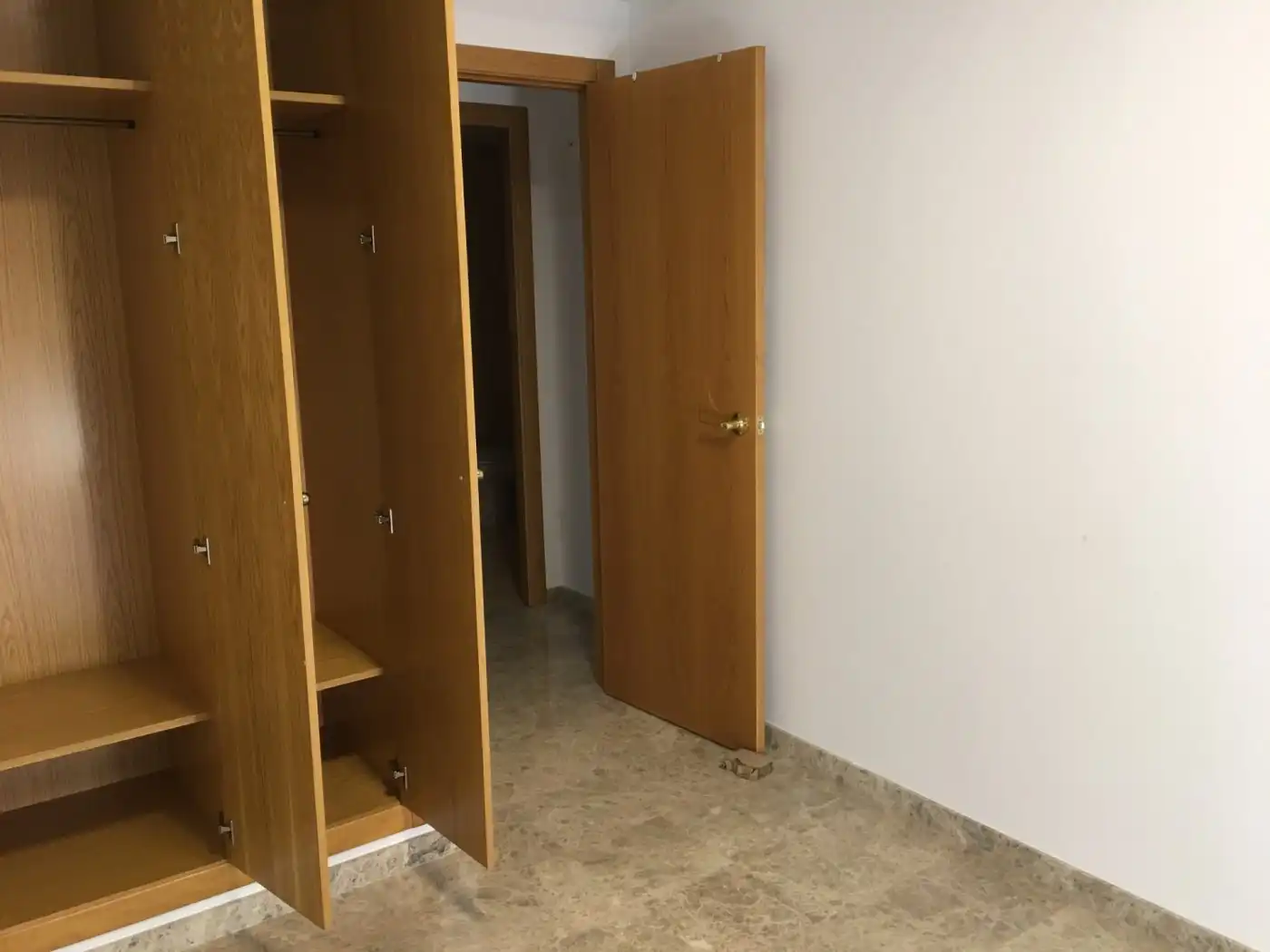 Dormitori de Pis de lloguer en Valencia amb Aire condicionat, Terrassa i Traster