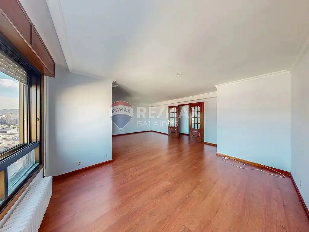 Living room of Flat for sale in Vigo   with Heating, Parquet flooring and Terrace