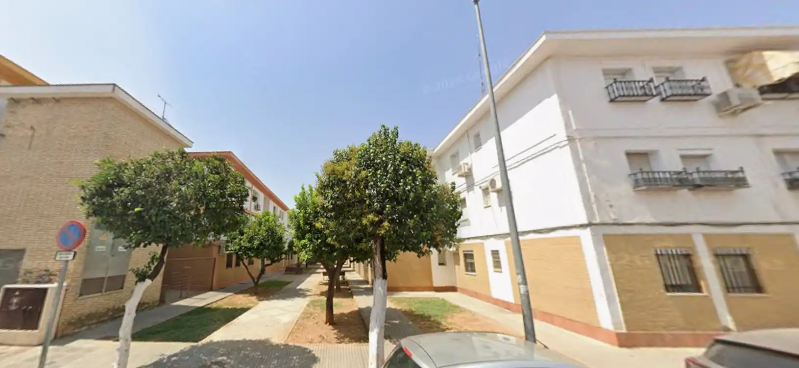 Flat with terrace for sale in Calle Juan de la Cueva 30