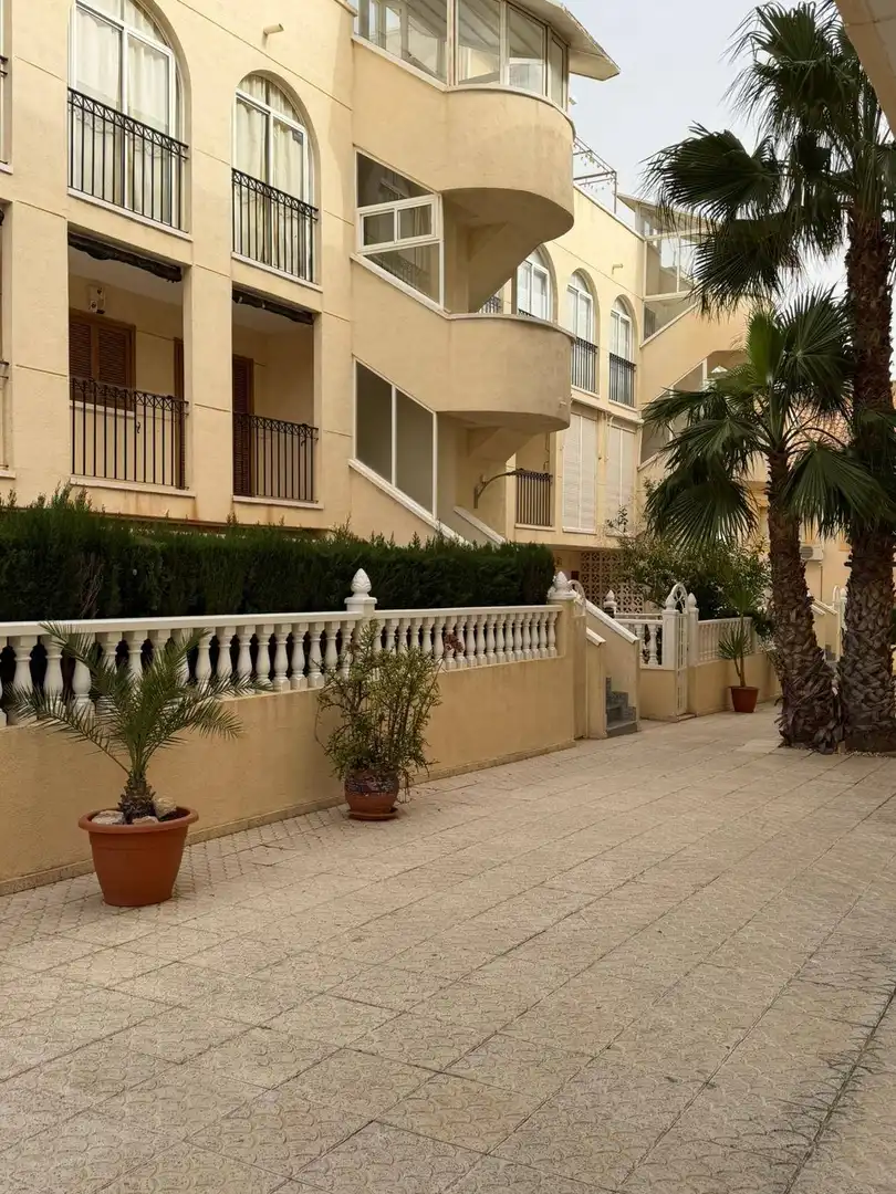Apartment with garden for sale in Orihuela Costa, imagen 2