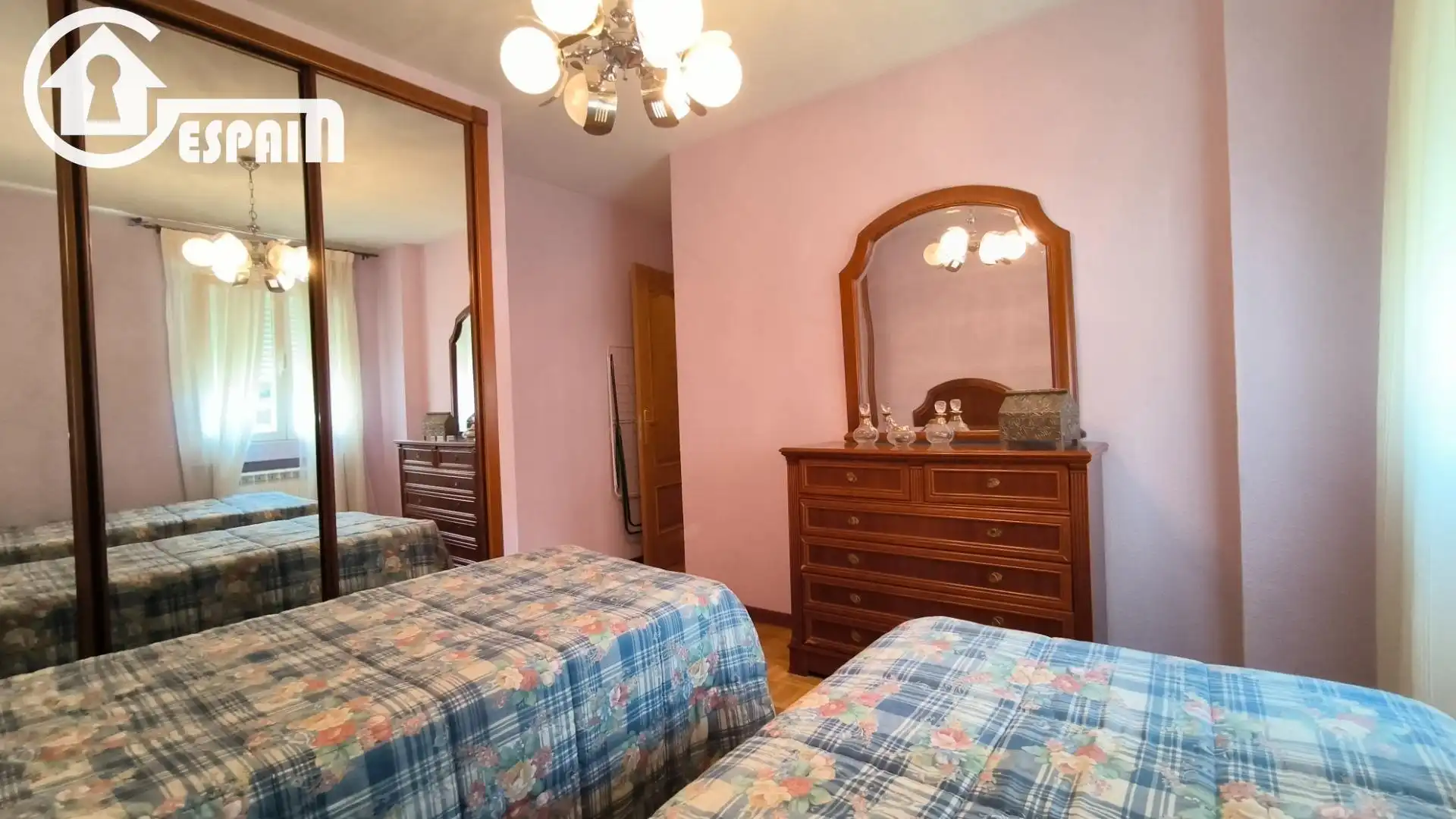 Bedroom of Flat for sale in Madrid  with Air Conditioner and Heating