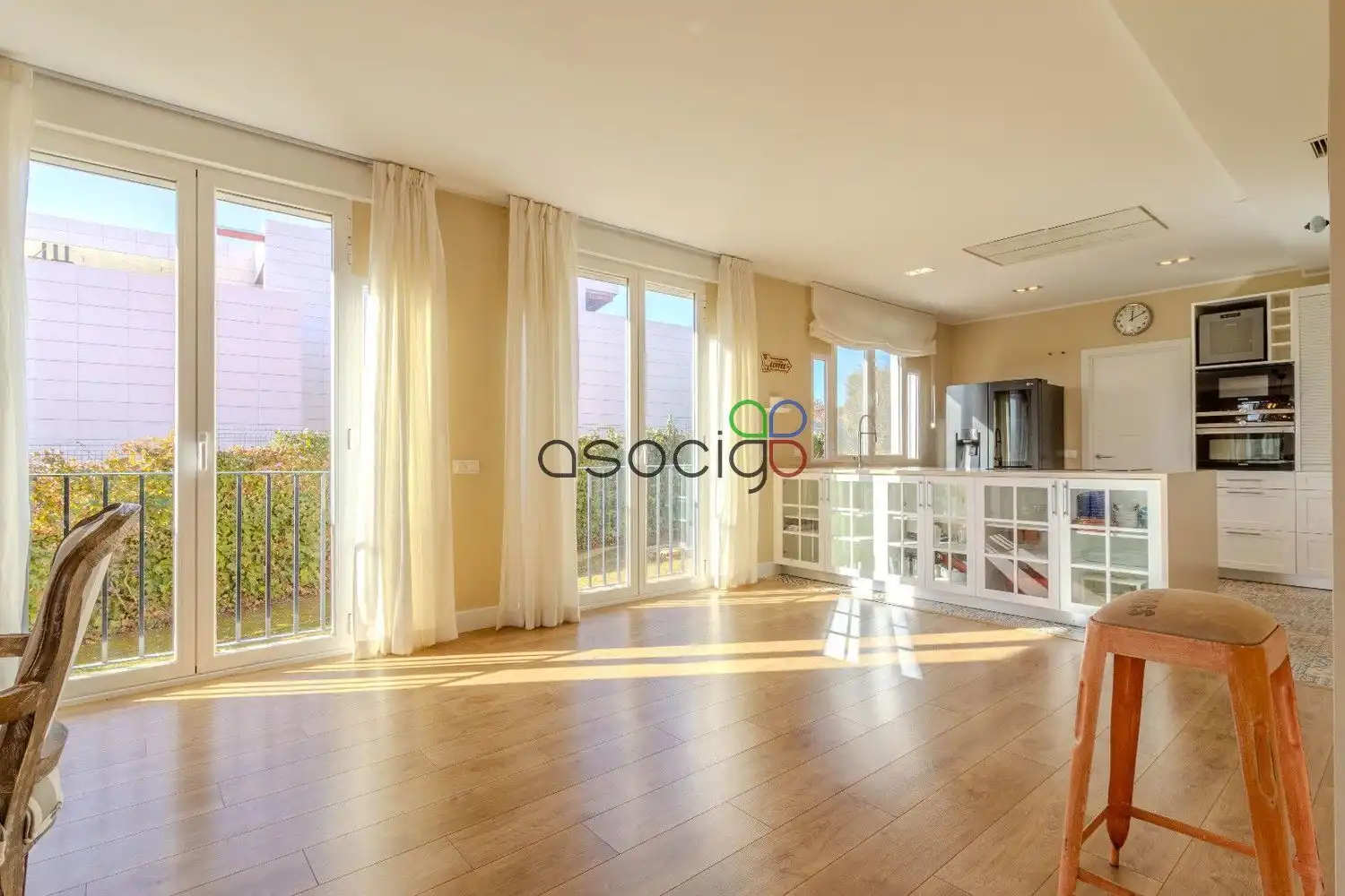Living room of Houses for sale in Cabanillas del Campo  with Air Conditioner, Heating and Storage room