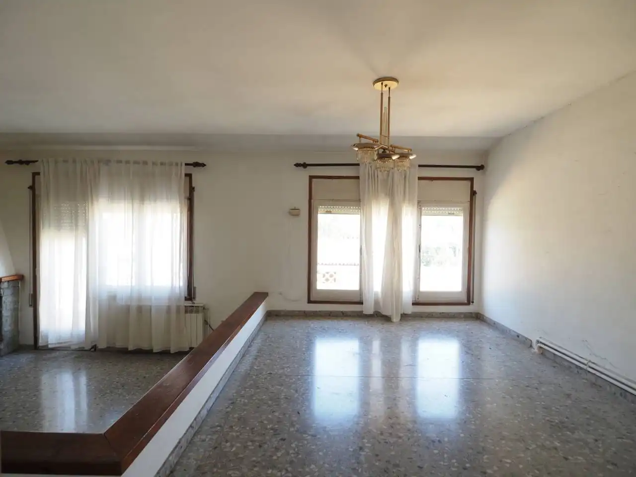 Sala d'estar de Casa o xalet en venda en Granollers amb Calefacció, Jardí privat i Terrassa