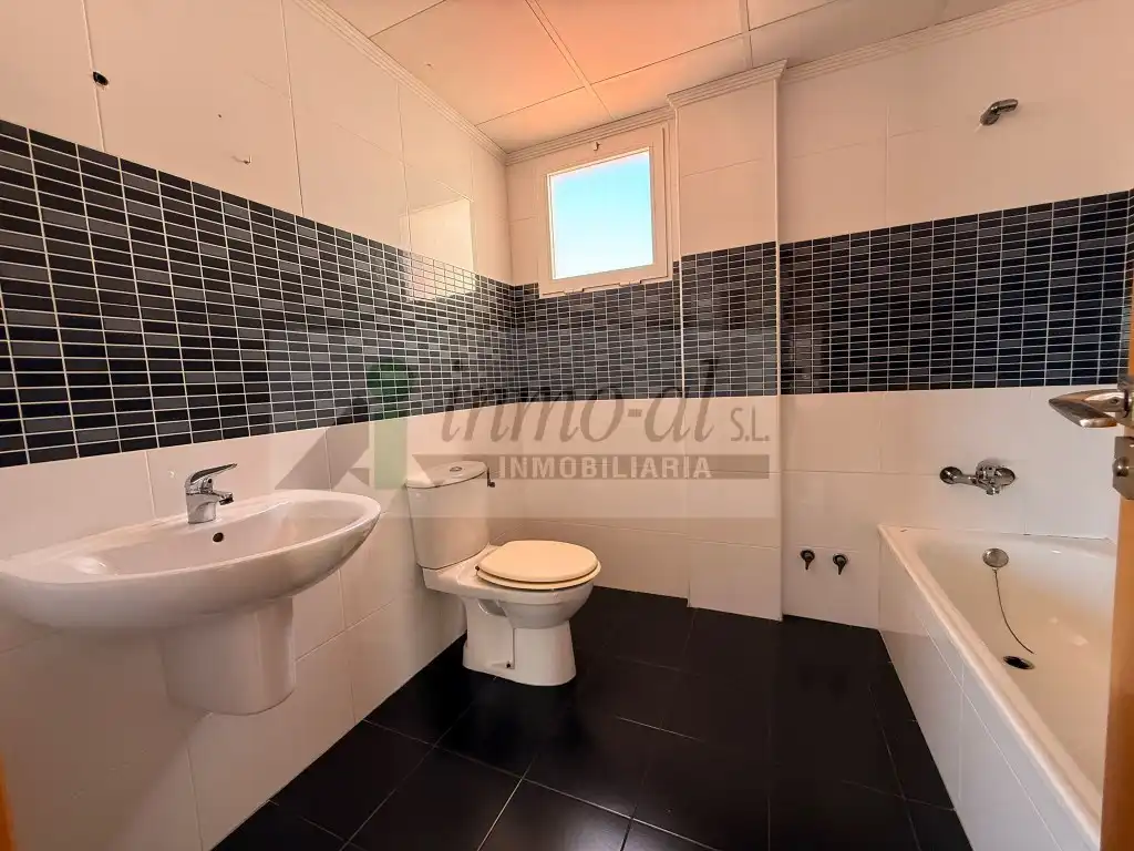 Bathroom of Attic for sale in Almazora / Almassora  with Air Conditioner