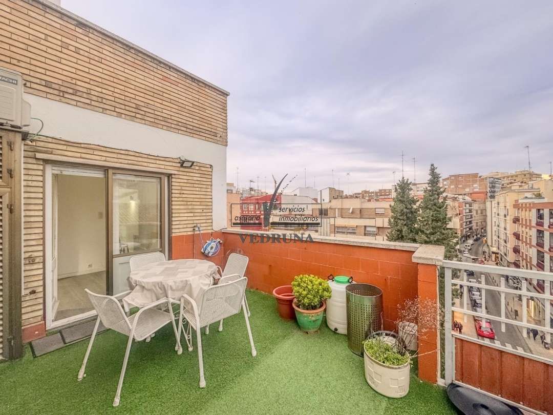 Terrassa de Pis de lloguer en  Zaragoza Capital amb Aire condicionat i Calefacció