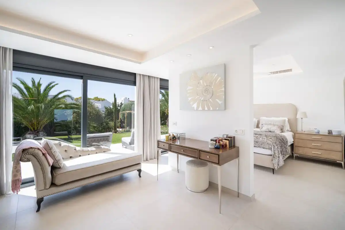 Chalet con piscina en venta en La Quinta, imagen 5