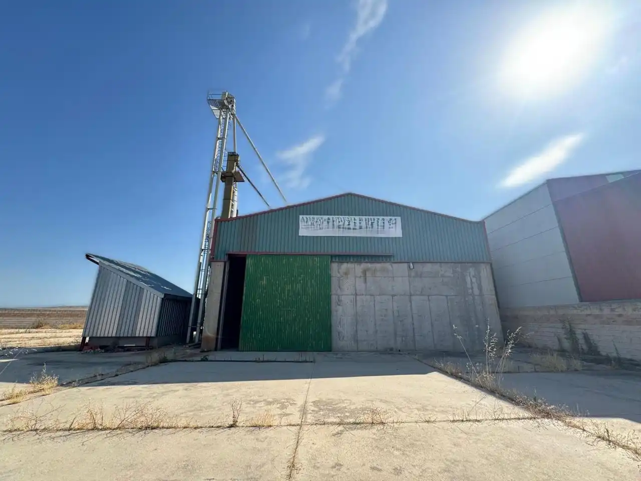 Vista exterior de Nave industrial en venta en Malpica de Tajo
