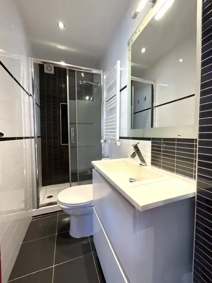 Baño de Piso en venta en Getafe con Aire acondicionado, Calefacción y Alarma