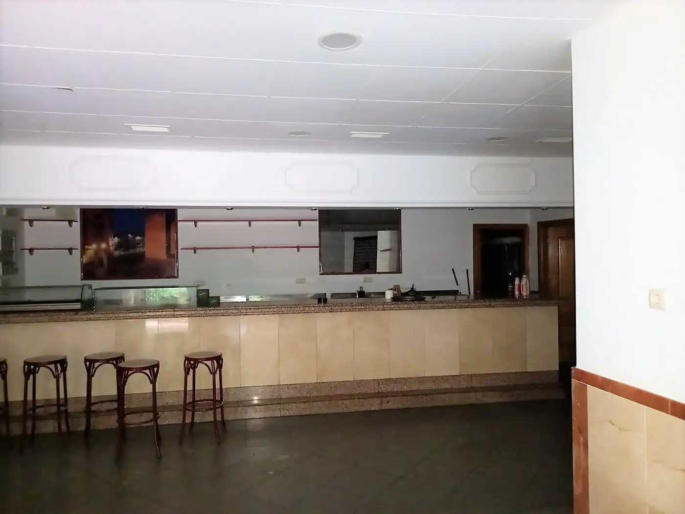 Local de alquiler en Cáceres con Aire acondicionado