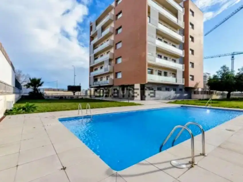 Wohnung mit Pool zum Verkauf in Carrer Frederic Mompou 1