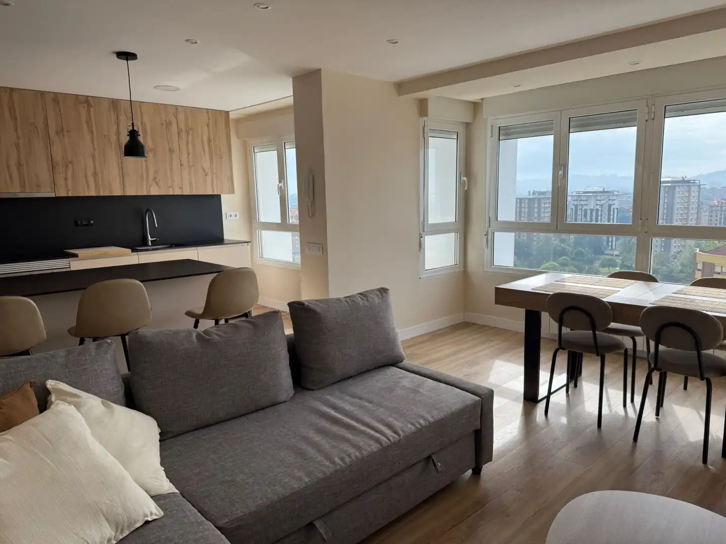 Living room of Flat for rent in Gijón   with Heating and Furnished