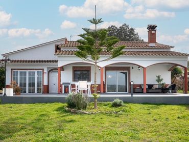 Landhaus mit Balkon zum Verkauf in La Riera de Gaià