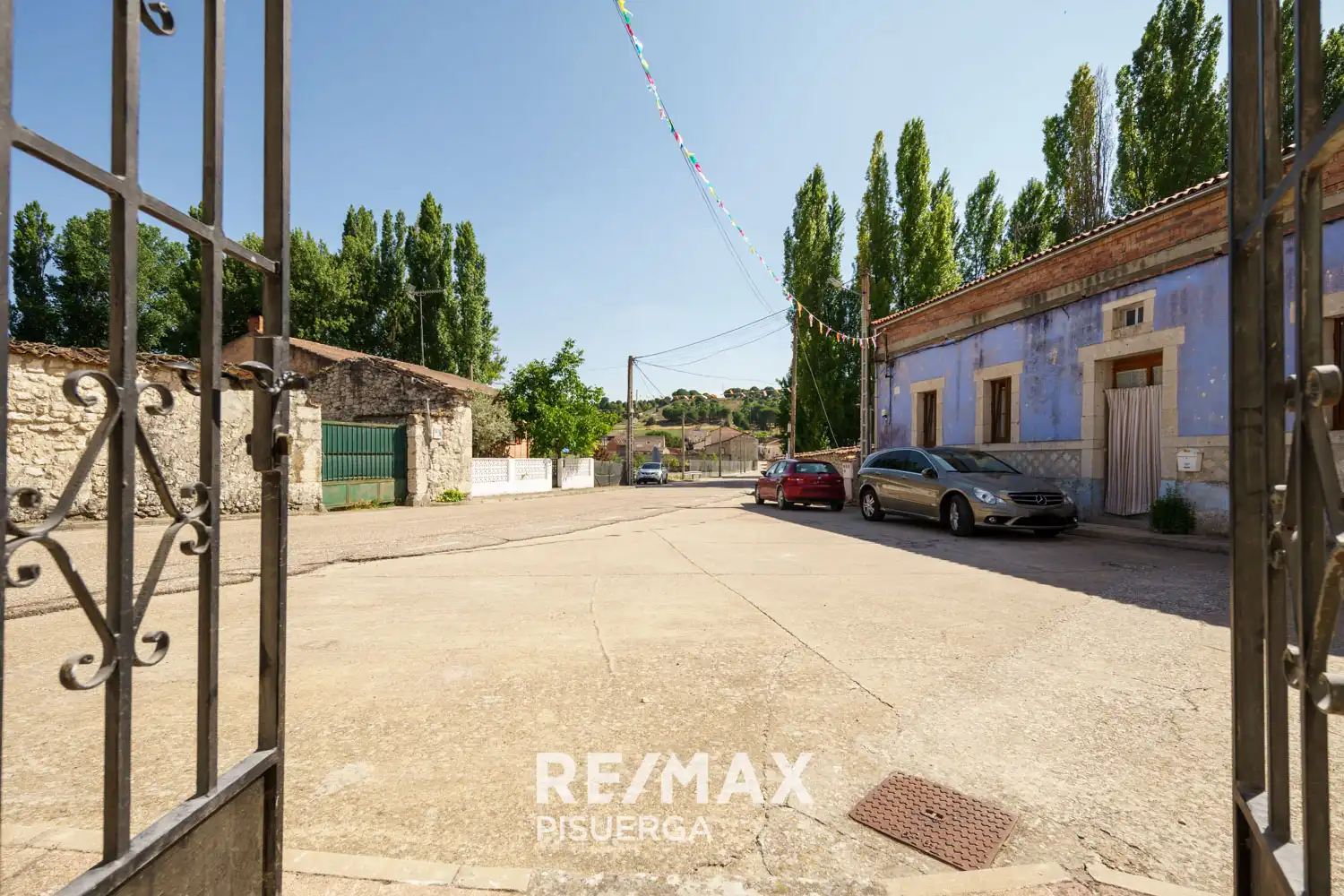 Vista exterior de Finca rústica en venda en Torrescárcela amb Terrassa, Traster i Moblat