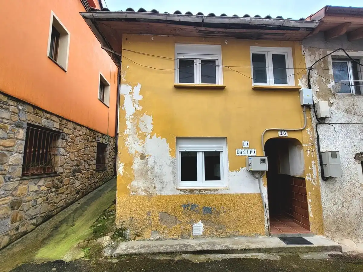 Vista exterior de Casa adosada en venta en Llanes con Trastero
