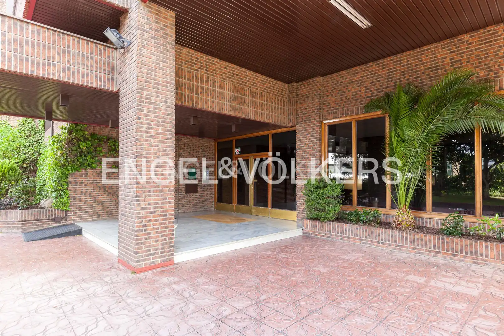 Vista exterior de Pis de lloguer en Madrid amb Aire condicionat, Calefacció i Piscina