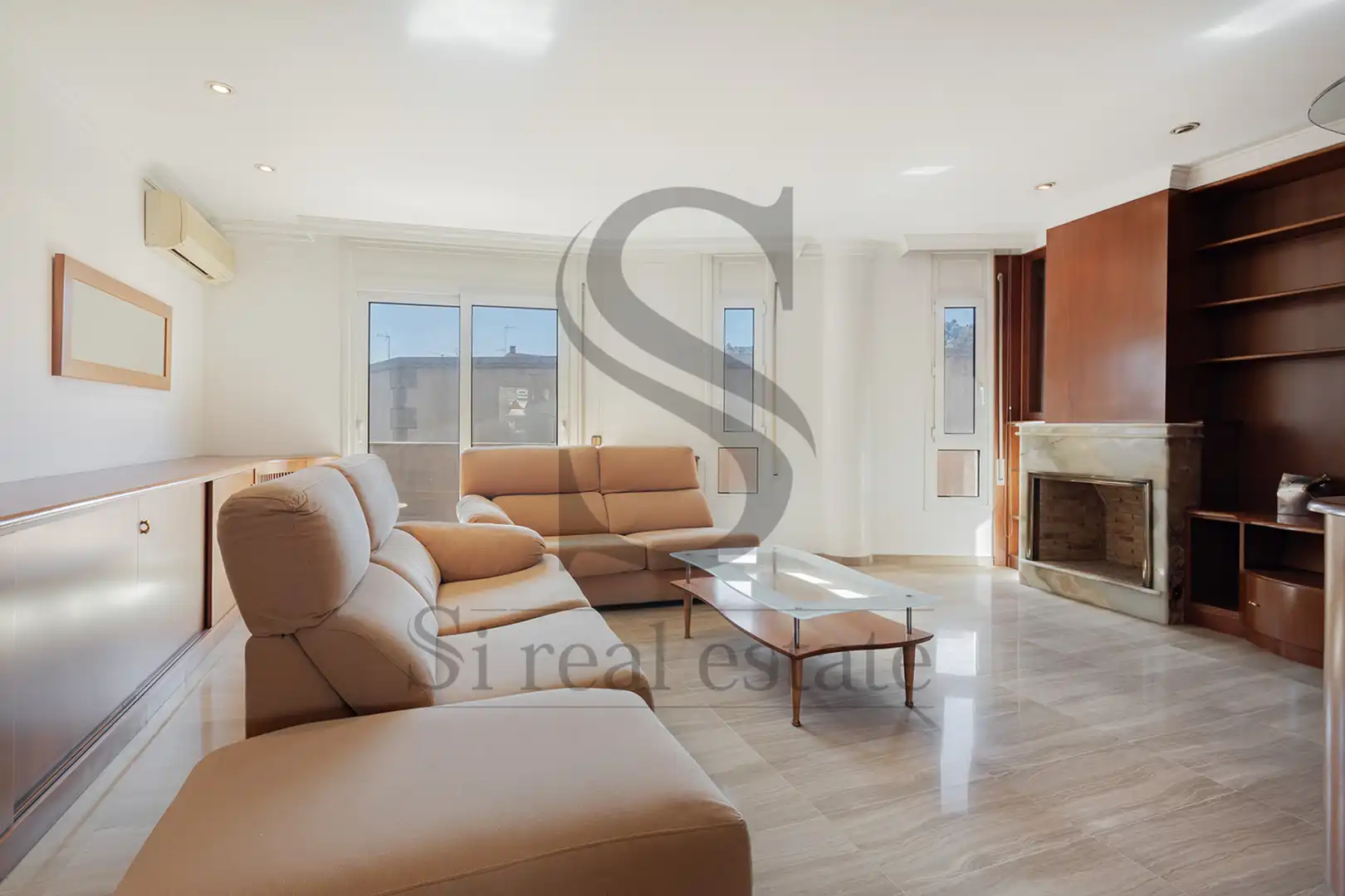 Sala d'estar de Dúplex en venda en Barcelona amb Aire condicionat, Calefacció i Parquet