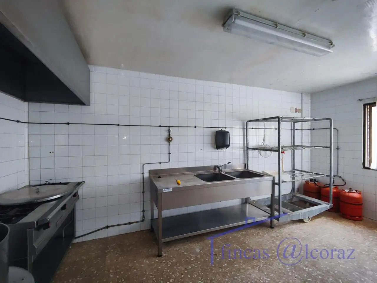 Cocina de Local de alquiler en Huesca con Aire acondicionado