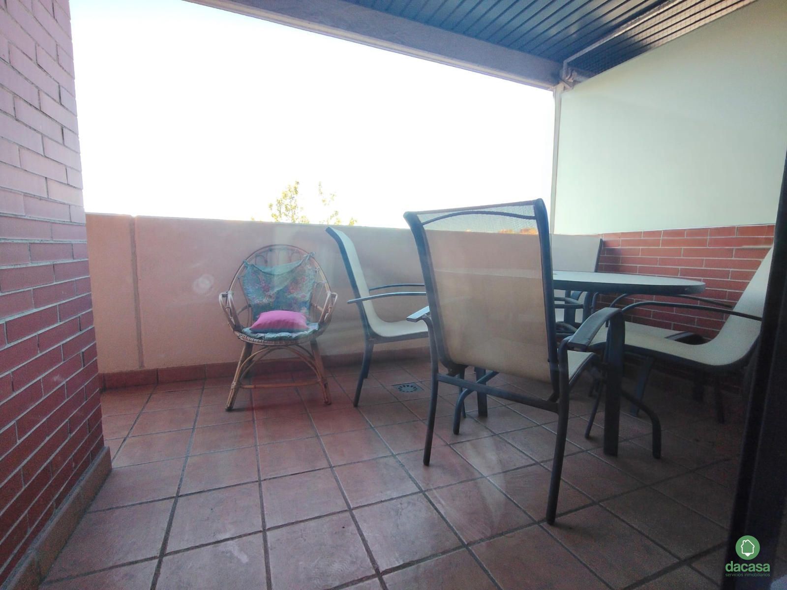 Terraza de Piso de alquiler en  Huelva Capital con Terraza, Piscina y Amueblado