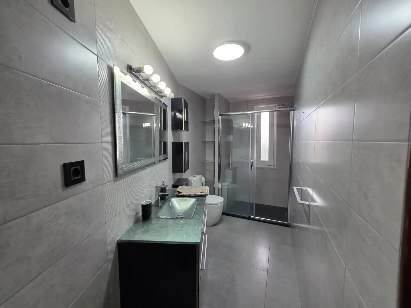 Badezimmer von Wohnung zur Miete in Castro-Urdiales mit Privatgarten, Terrasse und Schwimmbad