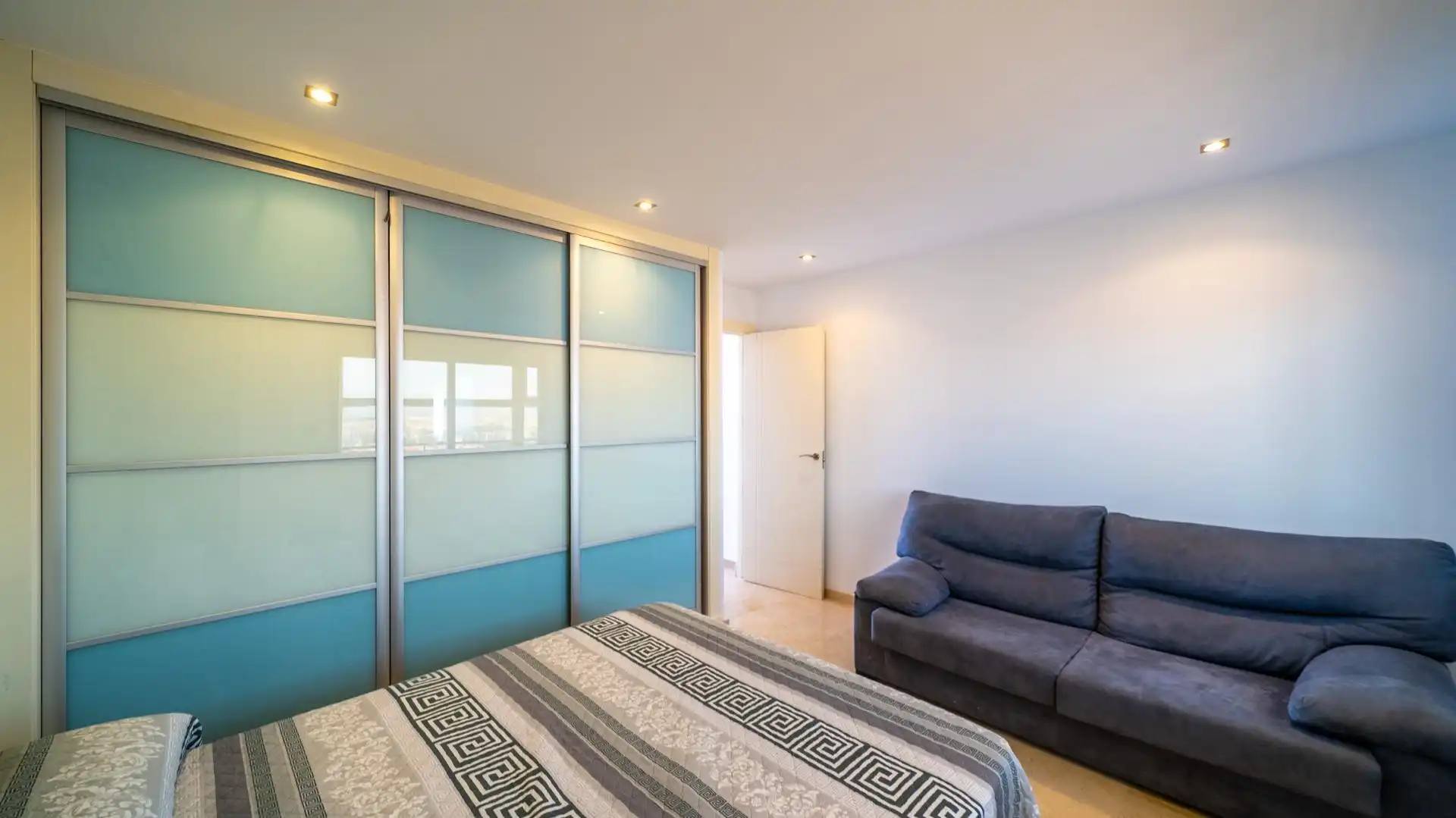Bedroom of Attic for sale in Alicante / Alacant  with Air Conditioner, Heating and Terrace