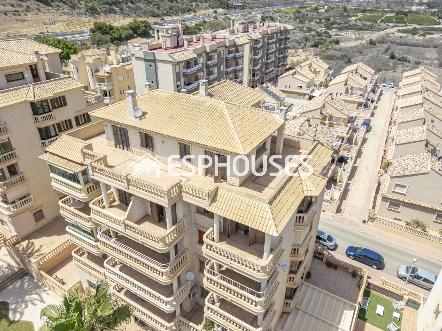 Exterior view of Attic for sale in Guardamar del Segura  with Terrace, Balcony and Community pool