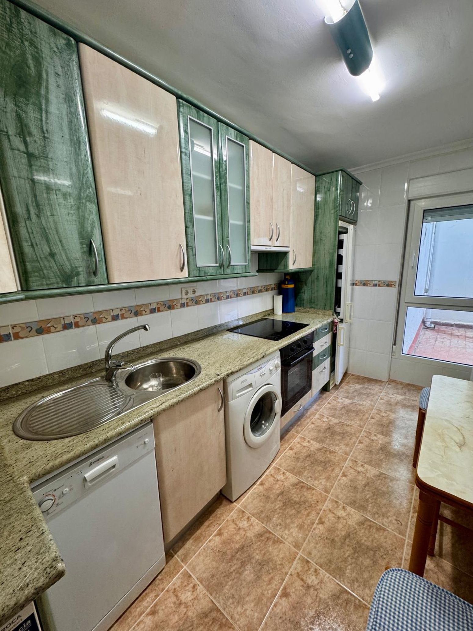 Cuina de Pis en venda en Carrión de los Condes amb Calefacció, Parquet i Terrassa