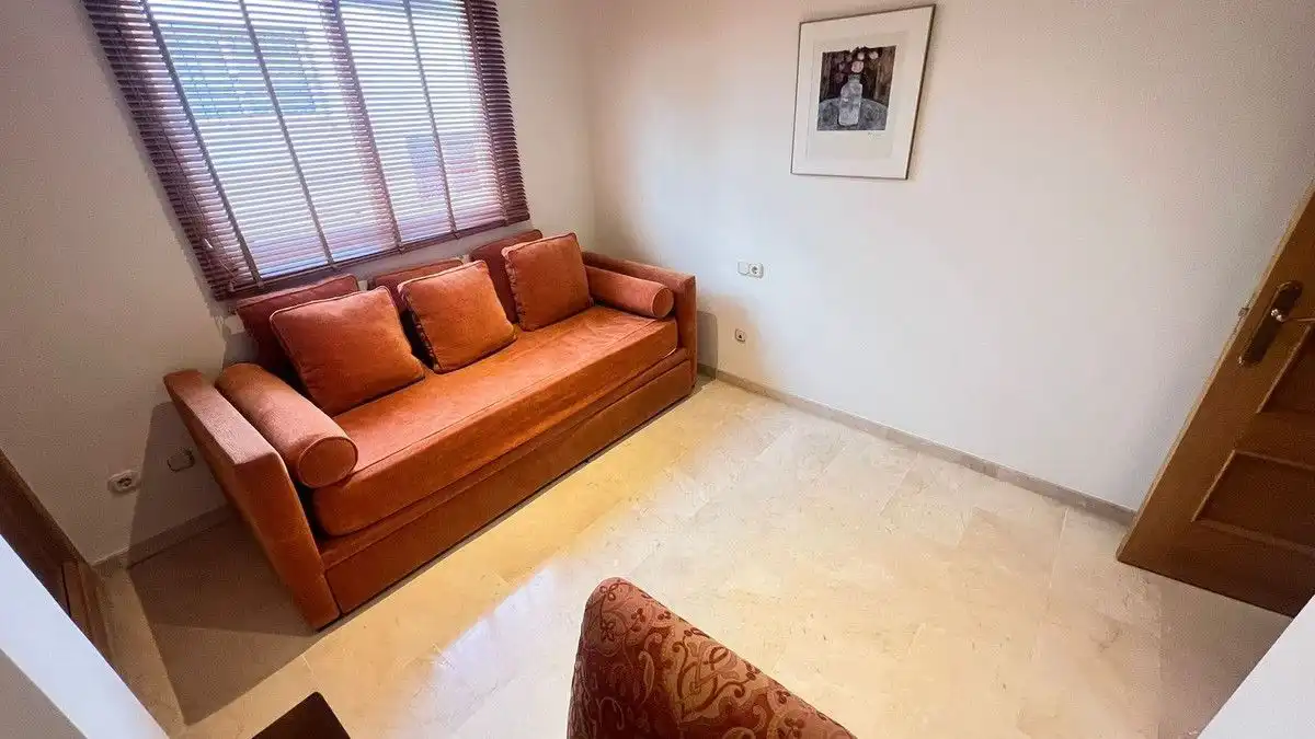 Sala d'estar de Apartament de lloguer en Marbella amb Aire condicionat, Calefacció i Terrassa