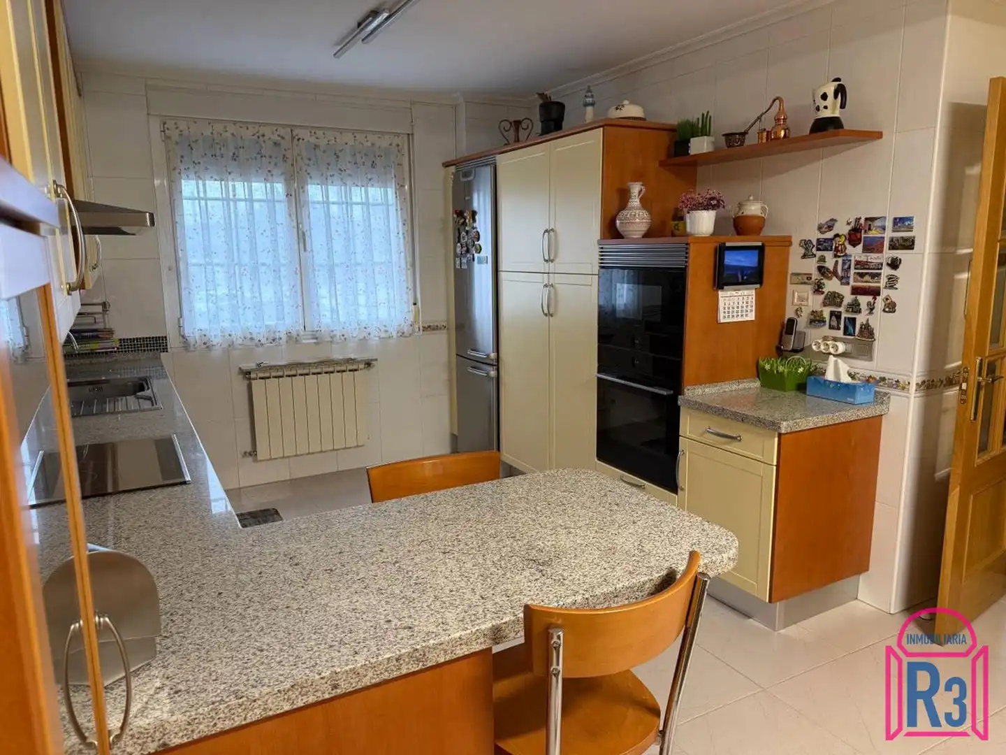Cocina de Casa adosada en venta en San Andrés del Rabanedo con Calefacción y Amueblado