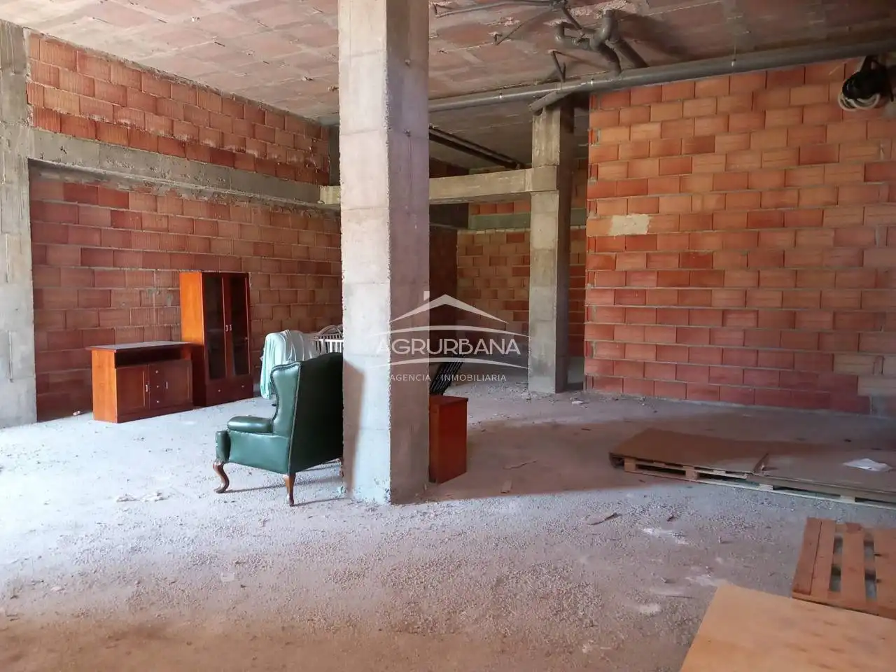 Local comercial de lloguer a Calle Atenas