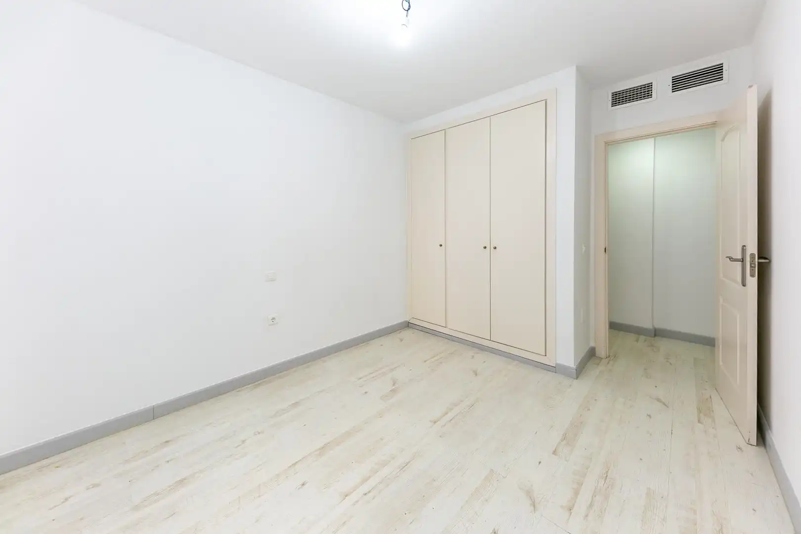 Piso en venta en Benalmádena con Terraza, Trastero y Balcón
