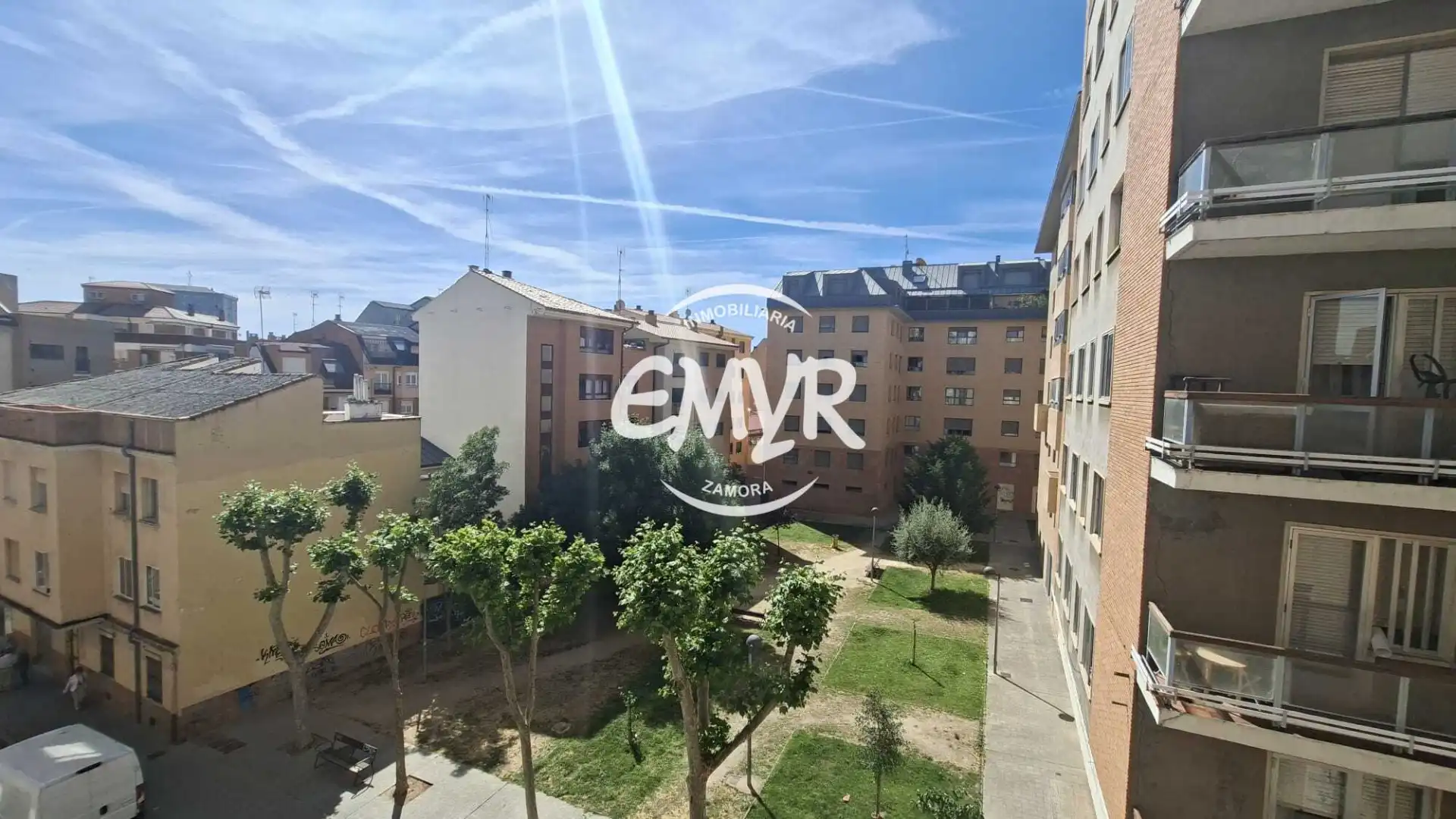 Parkplatz von Wohnung zur Miete in Zamora Capital  mit Heizung, Ofen und Waschmaschine