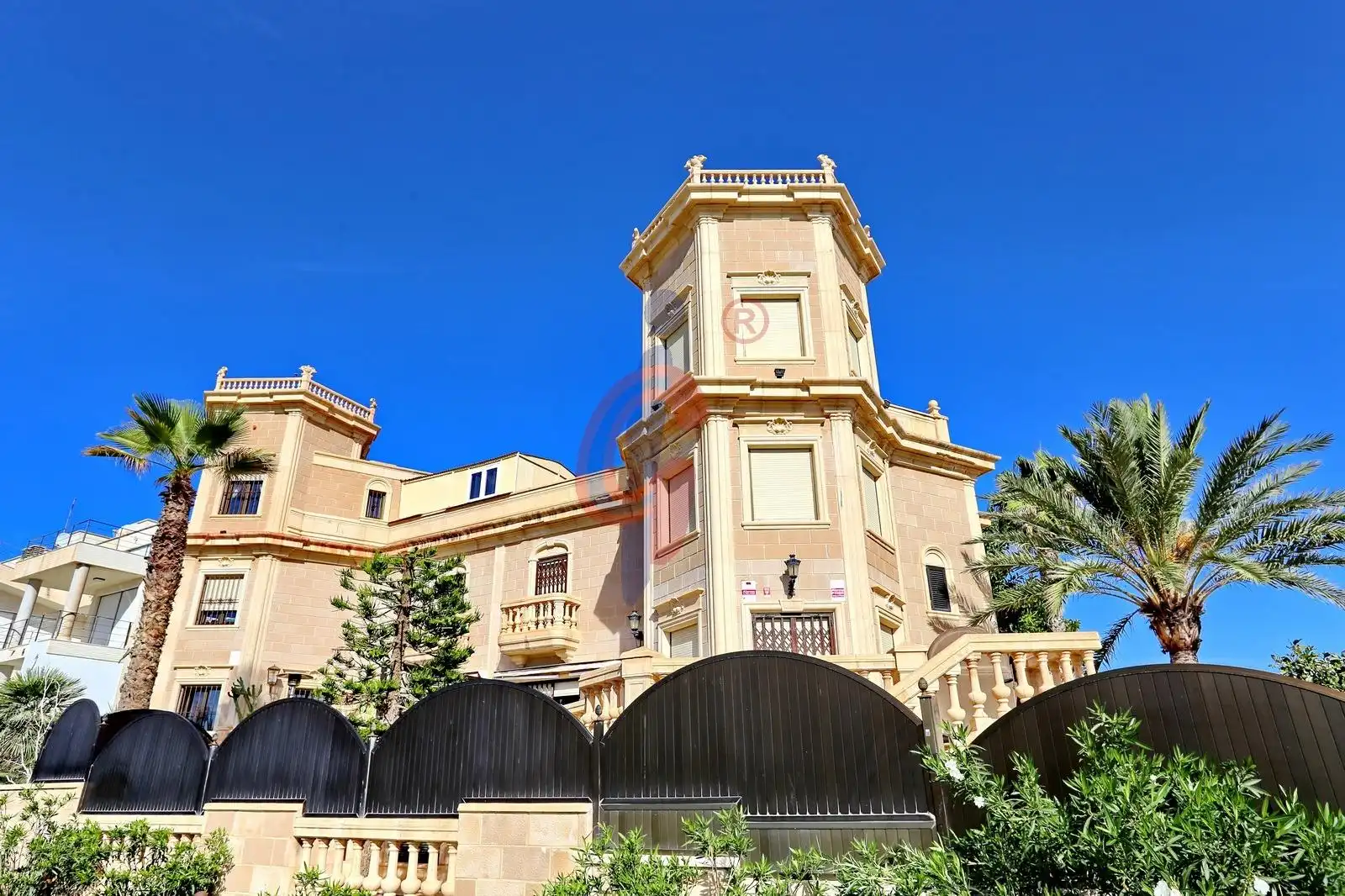 Vista exterior de Casa o chalet en venta en Guardamar del Segura con Aire acondicionado, Jardín privado y Terraza