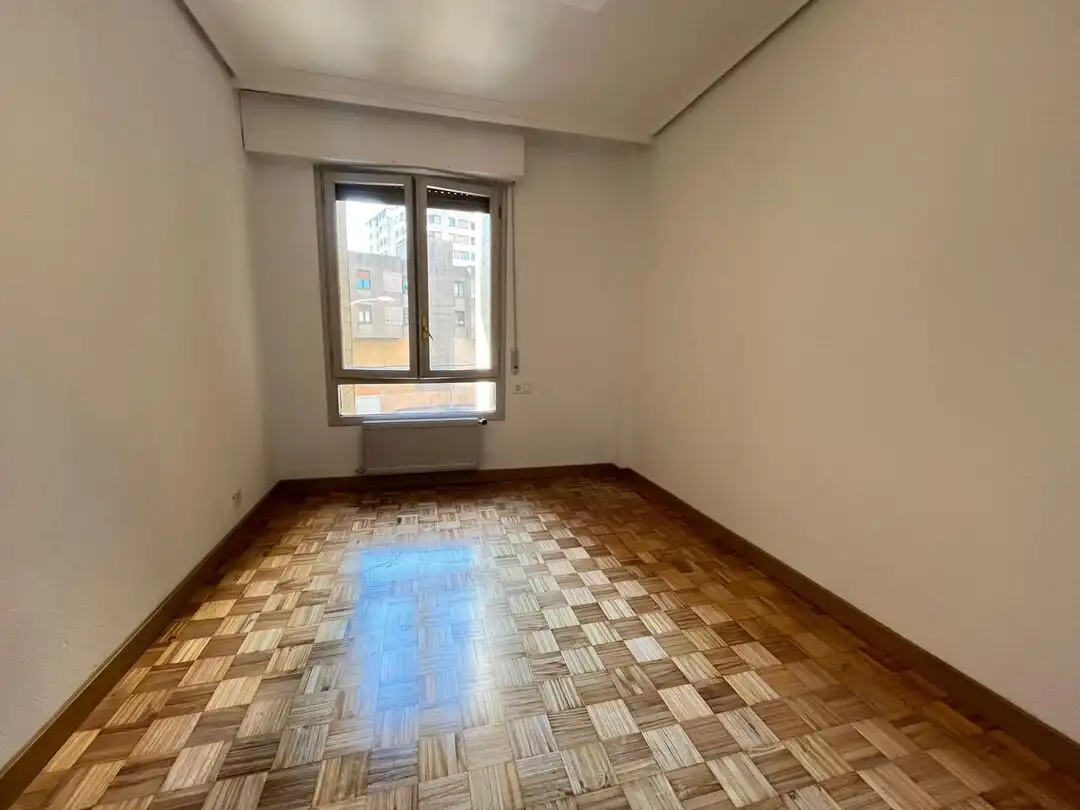 Schlafzimmer von Wohnung zum Verkauf in Barañáin / Barañain mit Heizung und Balkon