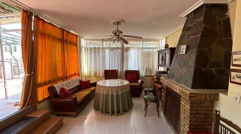 Vivienda con local comercial SAN MARTÍN DE TREVEJO