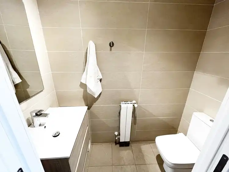 Bany de Pis de lloguer en Madrid amb Calefacció, Parquet i Terrassa
