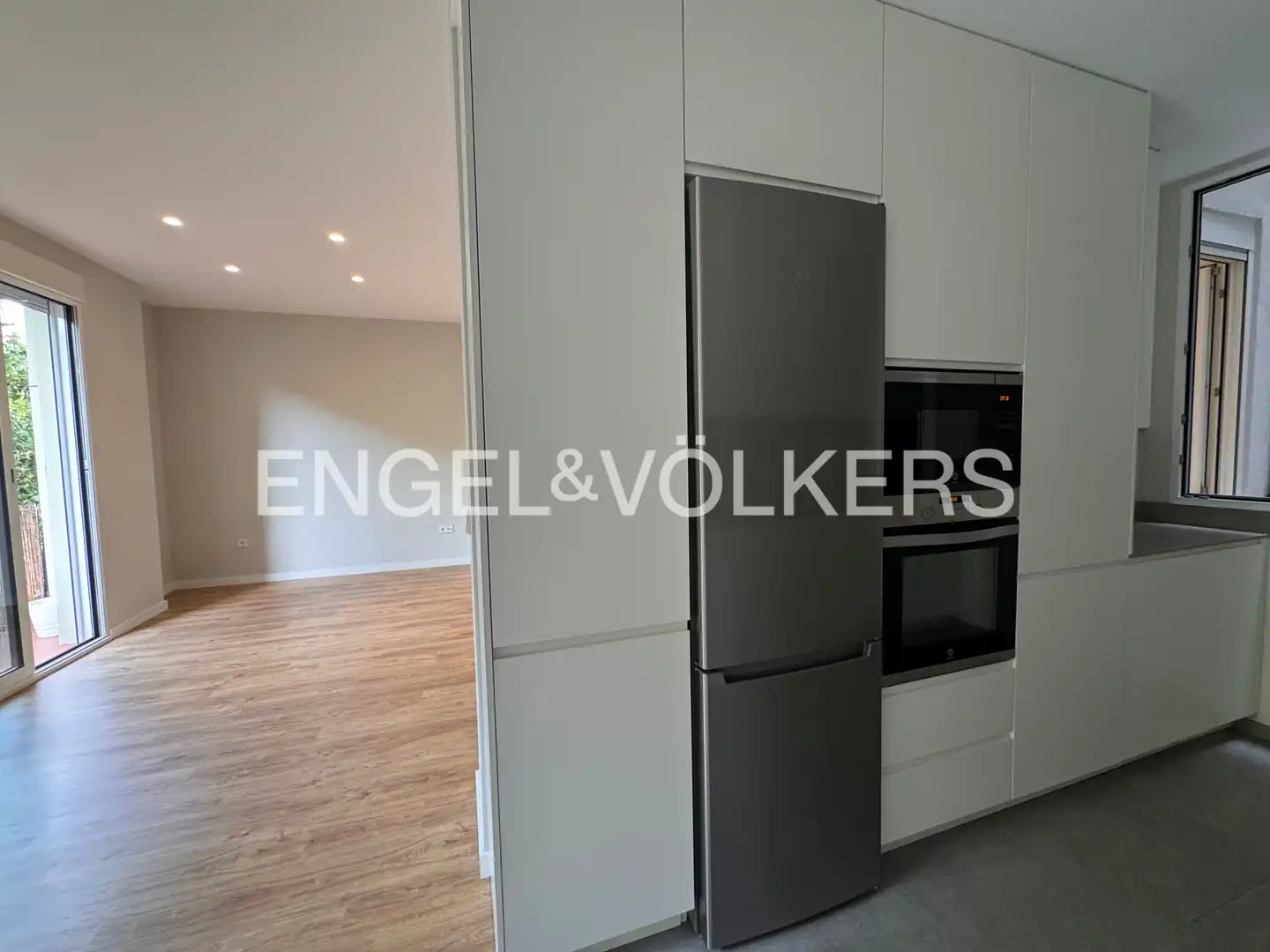 Kitchen of Flat for rent in Valencia  with Air Conditioner, Heating and Balcony