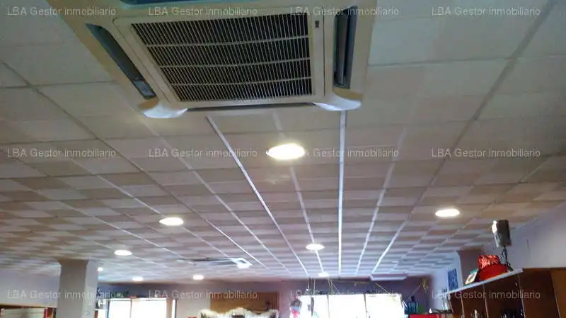 Local comercial en venta en Moredal 44, imagen 2