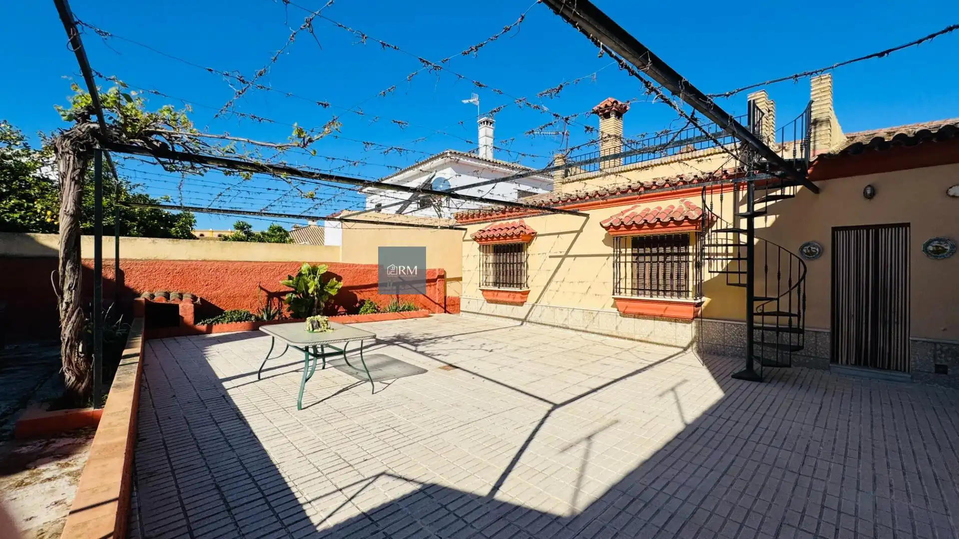 Terrassa de Casa o xalet en venda en Sanlúcar de Barrameda amb Jardí privat, Terrassa i Traster