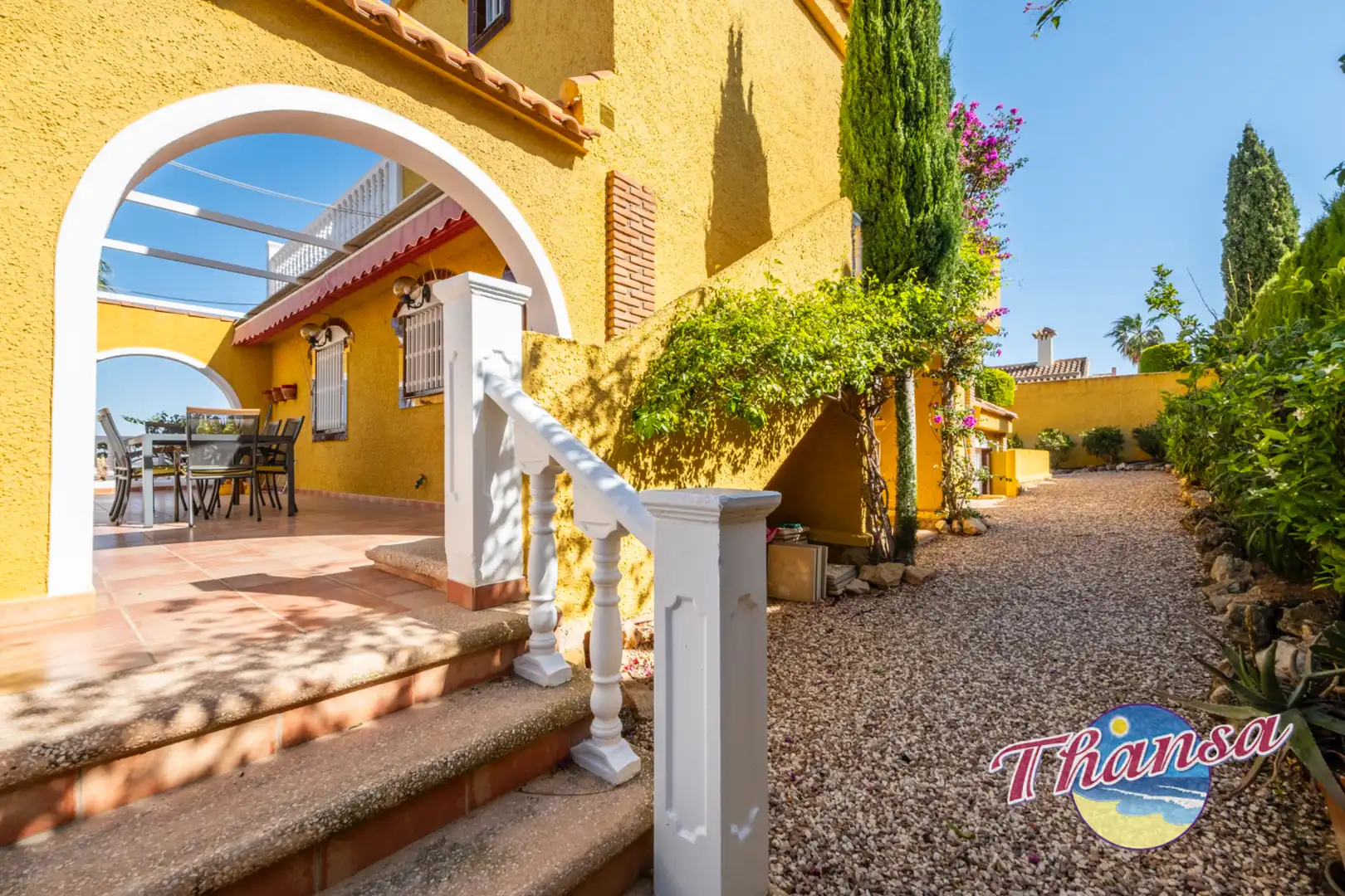 Vista exterior de Casa o xalet en venda en Santa Pola amb Aire condicionat, Calefacció i Jardí privat