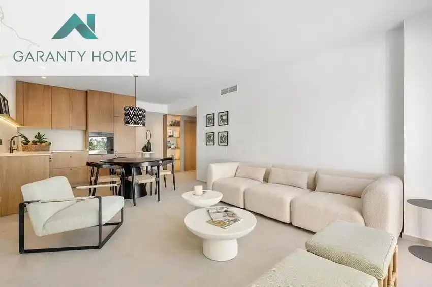 Sala de estar de Ático en venta en Marbella con Aire acondicionado, Terraza y Piscina comunitaria