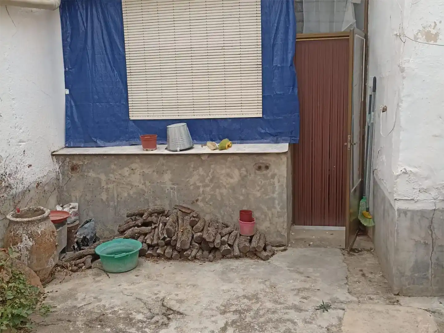 Vista exterior de Planta baja en venta en Carrión de Calatrava con Trastero y Amueblado