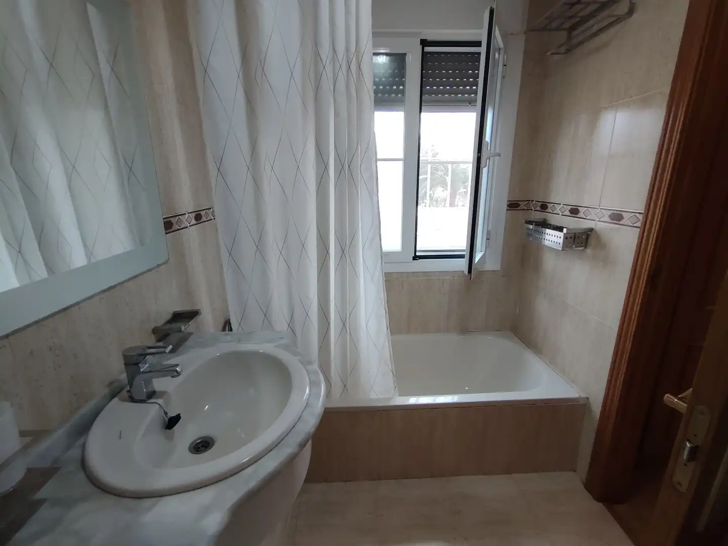 Bathroom of Houses for sale in Ugena  with Air Conditioner, Heating and Private garden