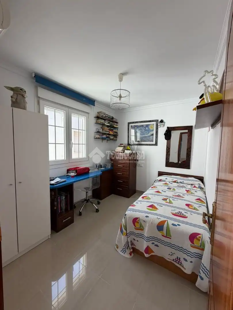Dormitori de Casa o xalet en venda en San Fernando amb Aire condicionat