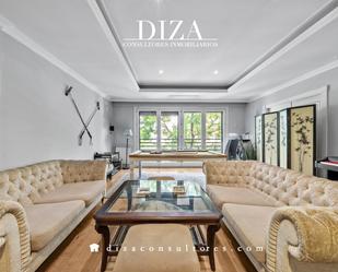 Sala d'estar de Pis de lloguer en  Madrid Capital amb Aire condicionat, Calefacció i Moblat
