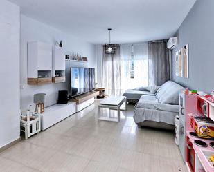 Living room of Flat for sale in Montcada i Reixac  with Air Conditioner, Heating and Oven