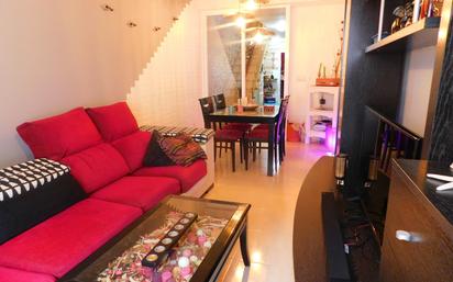 Sala d'estar de Dúplex en venda en Illescas amb Aire condicionat i Balcó