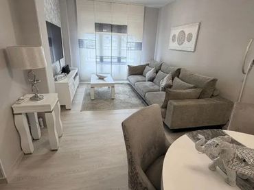Appartamento con ascensore in vendita a Calle Tomás Prieto